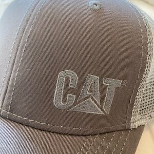 Gray Caterpillar trucker hat